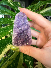 Load image into Gallery viewer, raw amethyst druzy- self standing 2