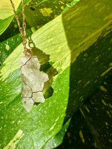 ♡one of one♡ raw quartz necklace 14k gold