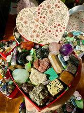 Load image into Gallery viewer, medium crystal valentine 💗🖤