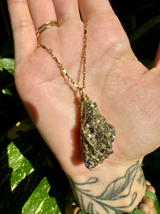 ♡*one of one*♡ raw pyrite nug necklace in gold ***