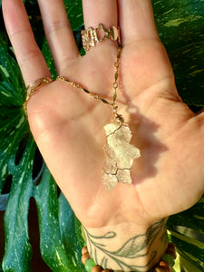 ♡one of one♡ raw quartz necklace 14k gold