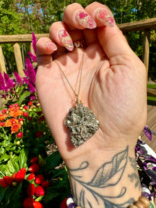 *one of one*♡ raw pyrite necklace gold