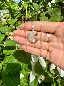 ♡*one of one*♡ lil agate quartz moon necklace silver