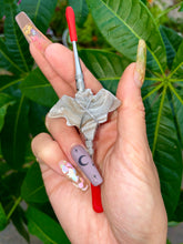 Load image into Gallery viewer, chalcedony bat druzy dabber