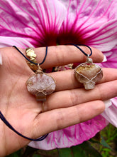 Load image into Gallery viewer, agate mushroom necklace