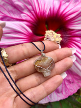 Load image into Gallery viewer, agate mushroom necklace