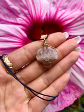 Load image into Gallery viewer, agate mushroom necklace