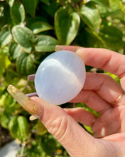 Load image into Gallery viewer, mini selenite palm stone