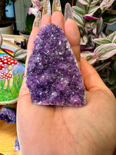 Load image into Gallery viewer, raw amethyst formation #7