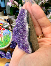 Load image into Gallery viewer, raw amethyst formation #7