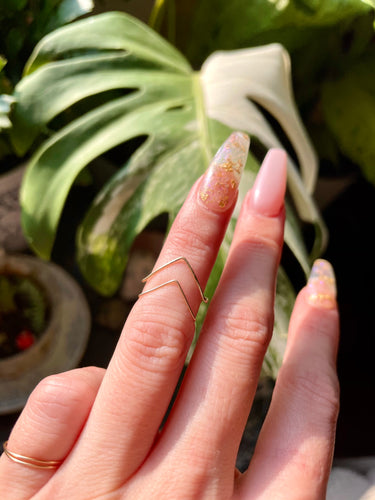 dainty V midi rings (set of two)