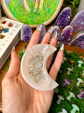 Load image into Gallery viewer, little selenite moon bowl