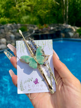 Load image into Gallery viewer, crystal butterfly dabber ♡