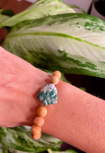 Load image into Gallery viewer, palm leaf tree agate wood bracelet