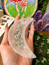 Load image into Gallery viewer, selenite moon bowl