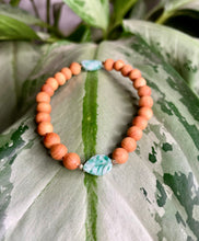 Load image into Gallery viewer, agate leaves wood beaded bracelet