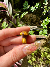 Load image into Gallery viewer, mini crystal mushroom