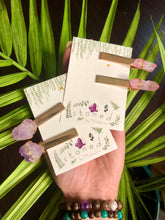 Load image into Gallery viewer, crystal roachie clip | crystal smoke clip