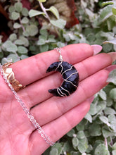 Load image into Gallery viewer, obsidian mini moon necklace